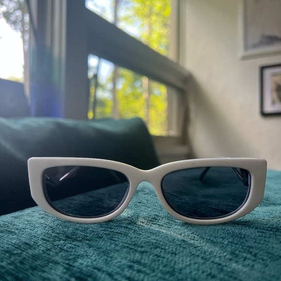 Prada PR 14YS - Picture 4 of 7